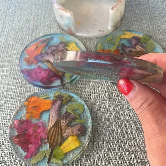 Handmade Pressed Flower Coaster Set and Holder Round Colorful - Picture 11 of 16